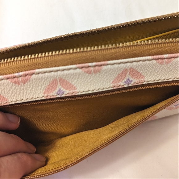 Fossil Wallet - Picture 5 of 6